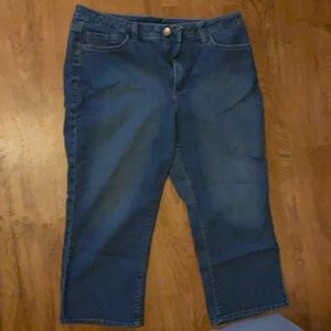 Women’s denim capris